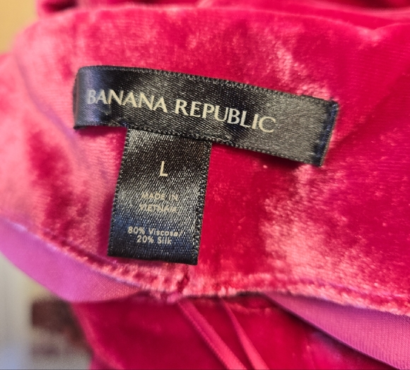 Banana Republic Rich Red Velvet Garment - Picture 3 of 3